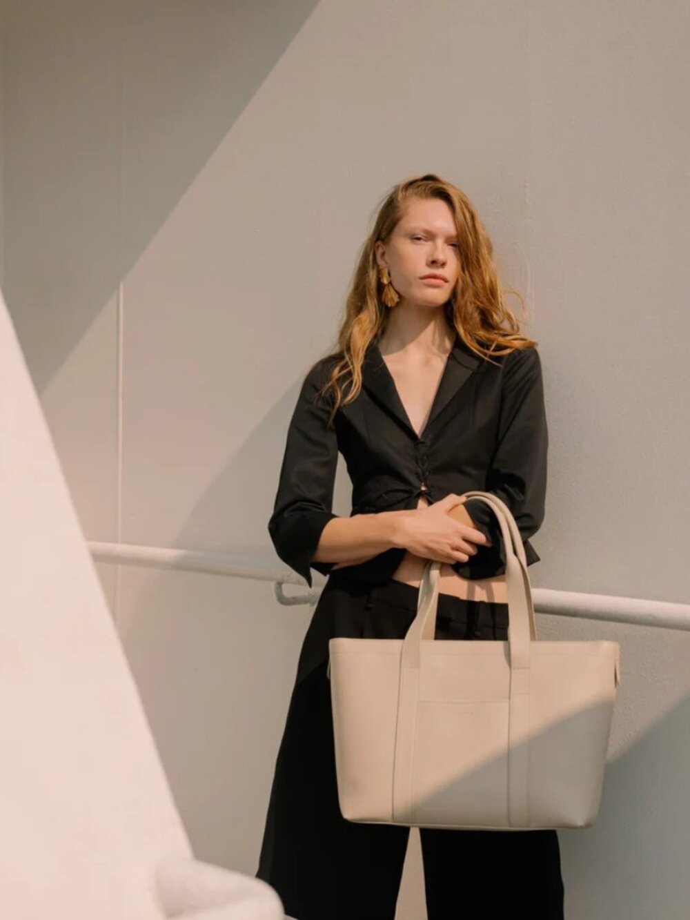 NEW IN BOX Monos Metro Tote (Black) - Picture 7 of 8